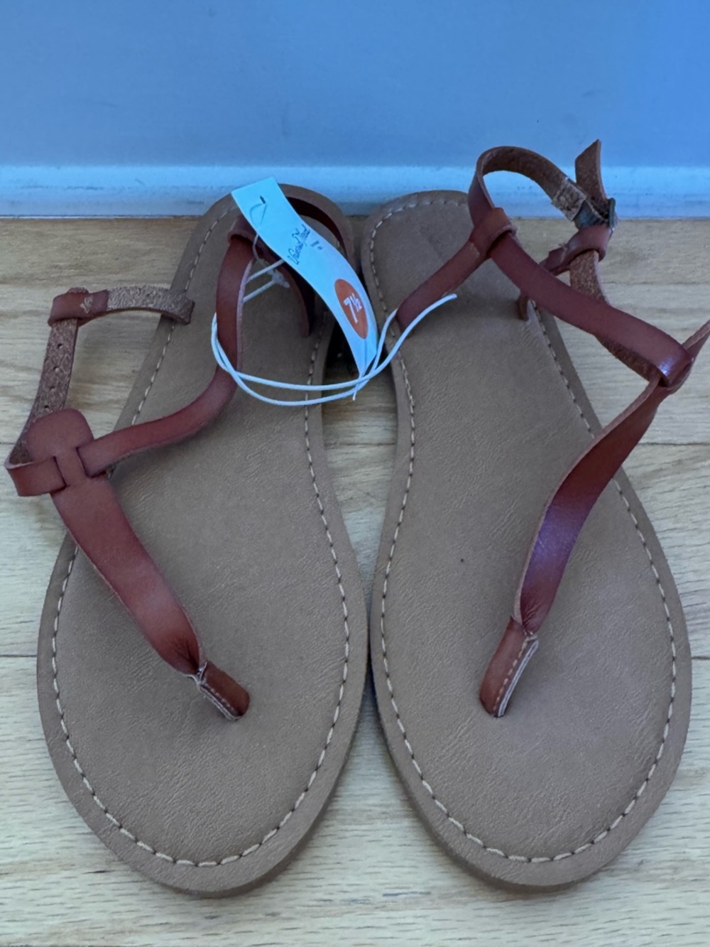 Universal Thread Brown Leather T-Strap Sandals